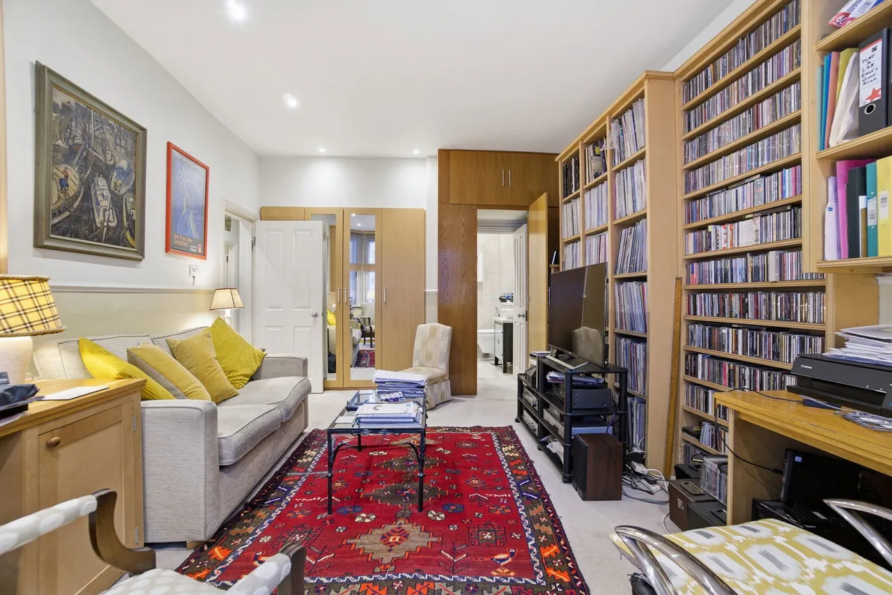 Earls Court Road, London, SW5, photo 10