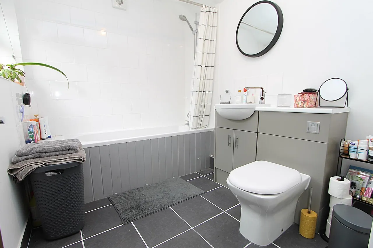 Woodfield Crescent, Kidderminster, photo 6