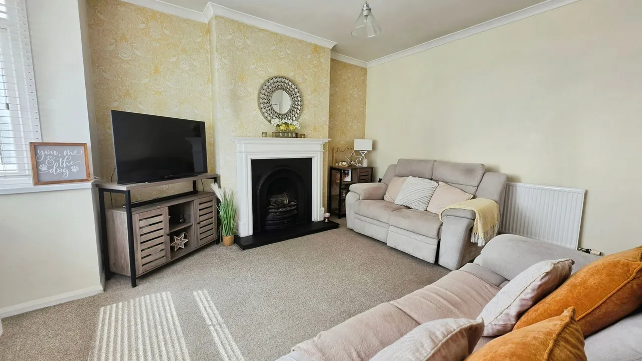 Hawthorn Drive, Coychurch, Bridgend, CF35 5ER, photo 2