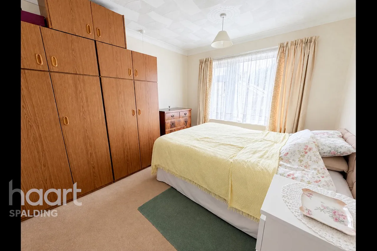 Littlebury Gardens, Holbeach, PE12, photo 7