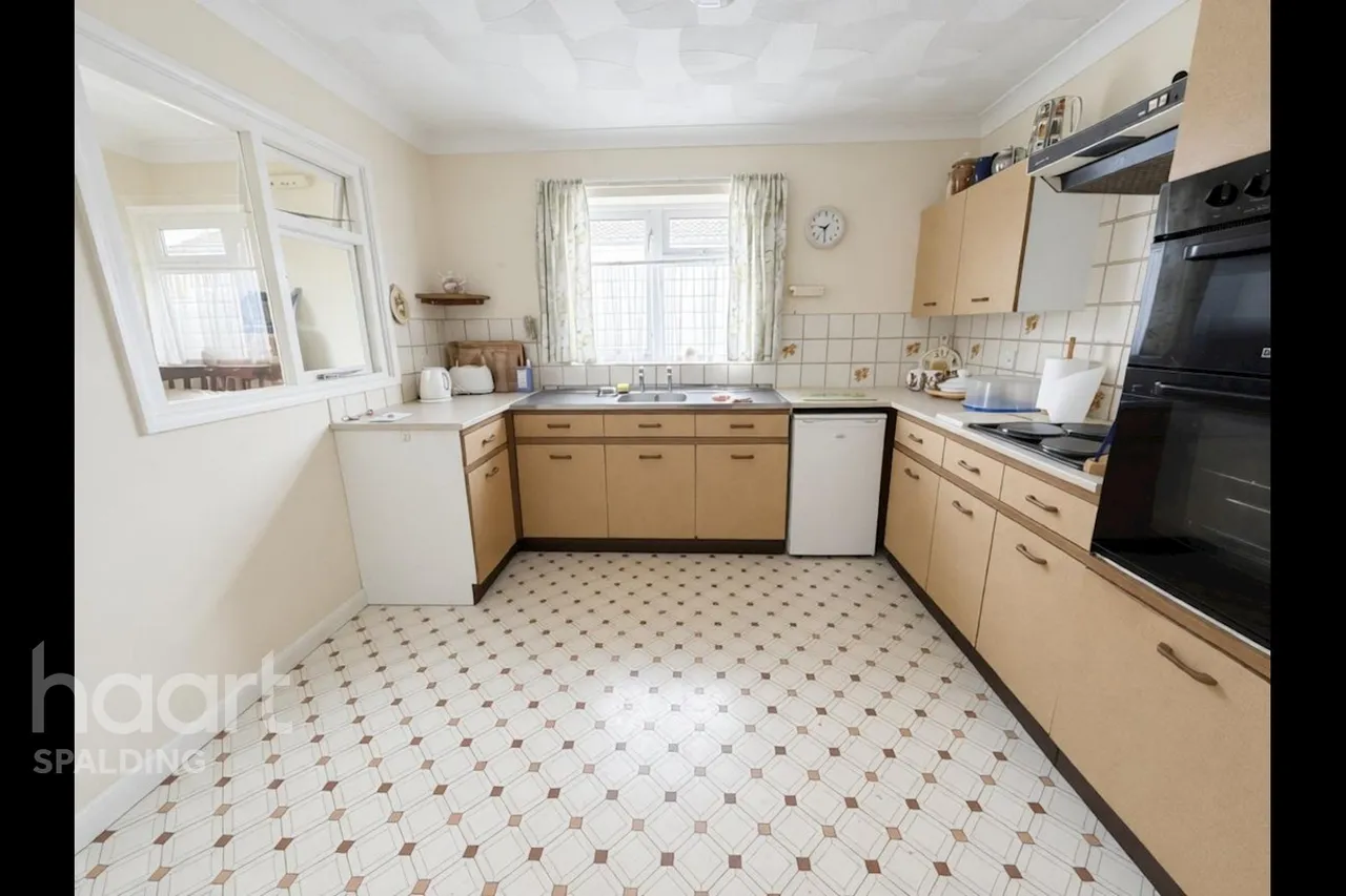 Littlebury Gardens, Holbeach, PE12, photo 5