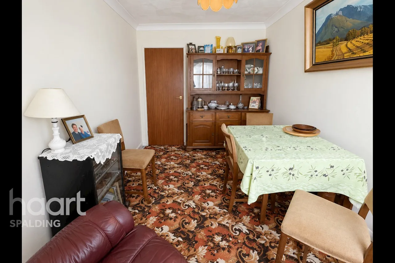 Littlebury Gardens, Holbeach, PE12, photo 9