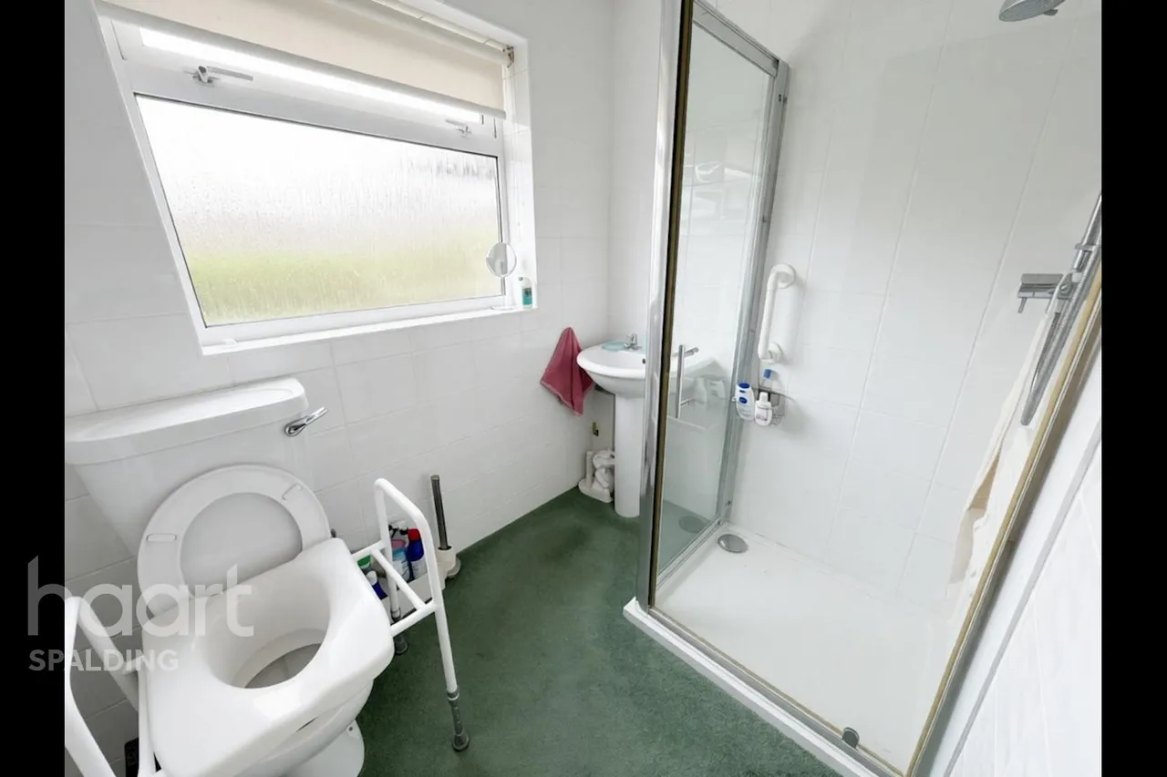 Littlebury Gardens, Holbeach, PE12, photo 13