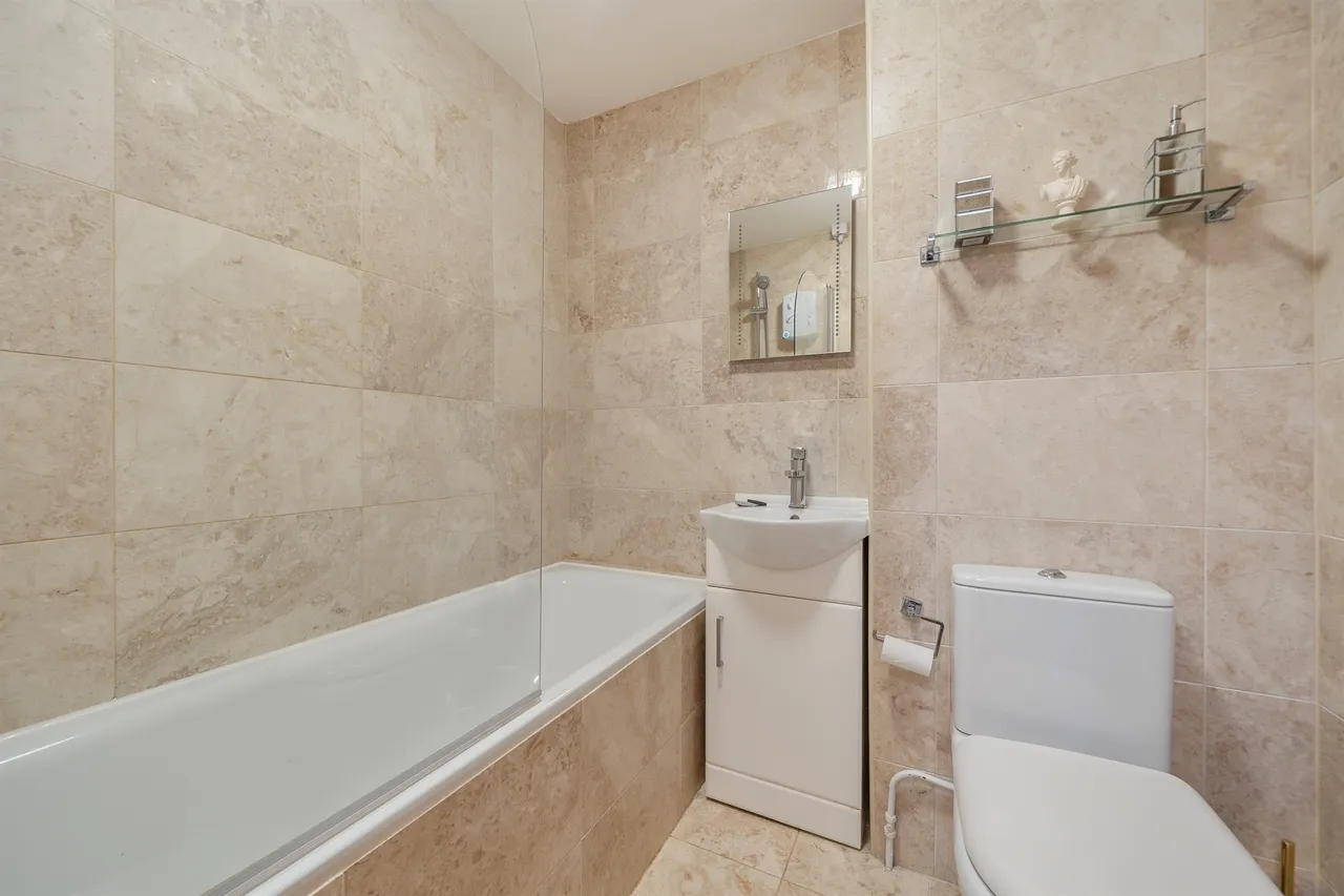 Village Road, Enfield, EN1, photo 9