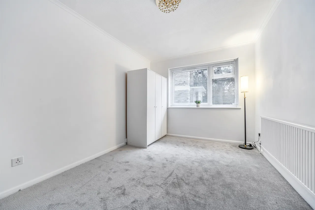 Village Road, Enfield, EN1, photo 8