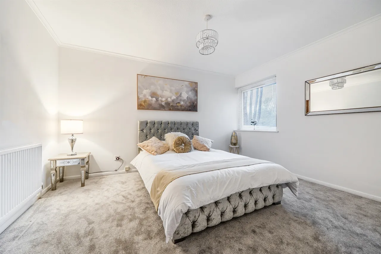 Village Road, Enfield, EN1, photo 6