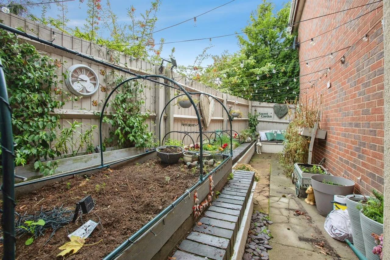Redcar Close, Mansfield, NG18, photo 21