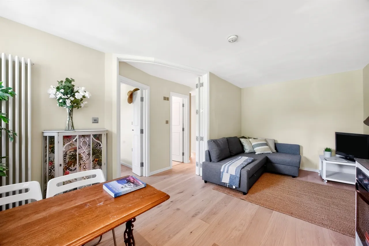 Elsham Road, London, photo 10