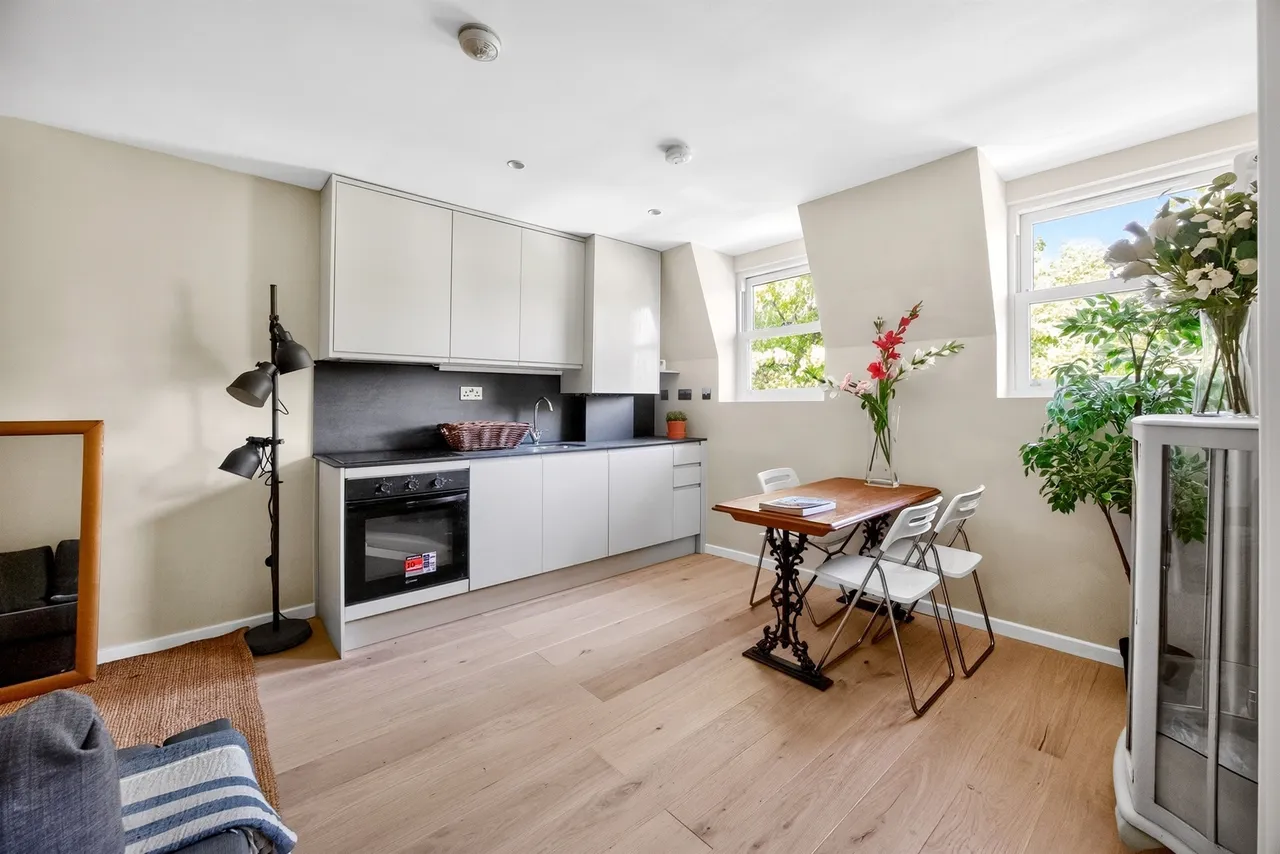1 bed flat for sale — Elsham Road, London