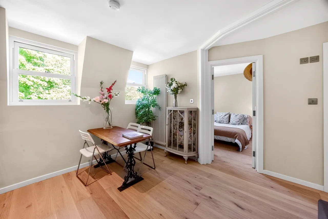 Elsham Road, London, photo 12