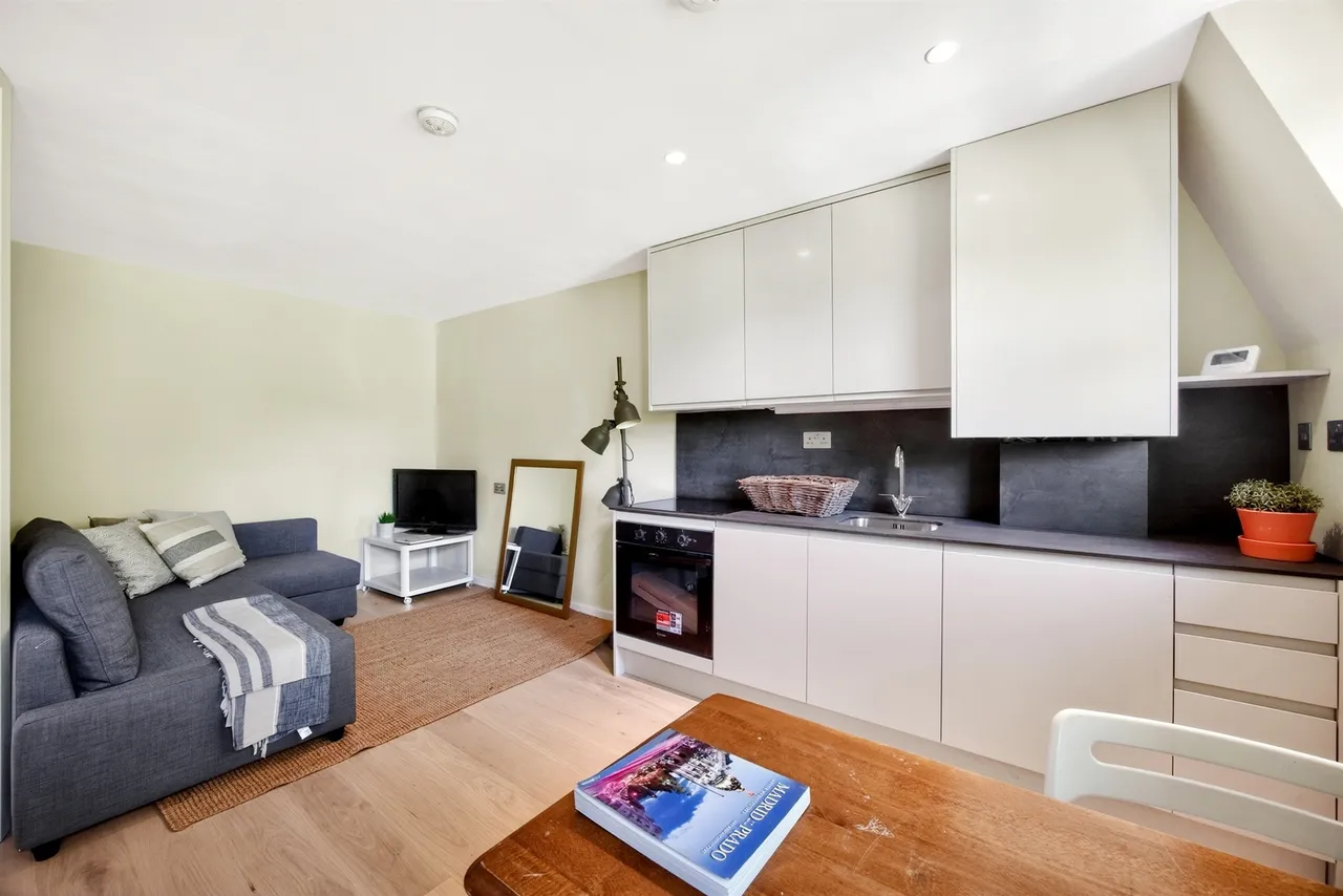 Elsham Road, London, photo 8