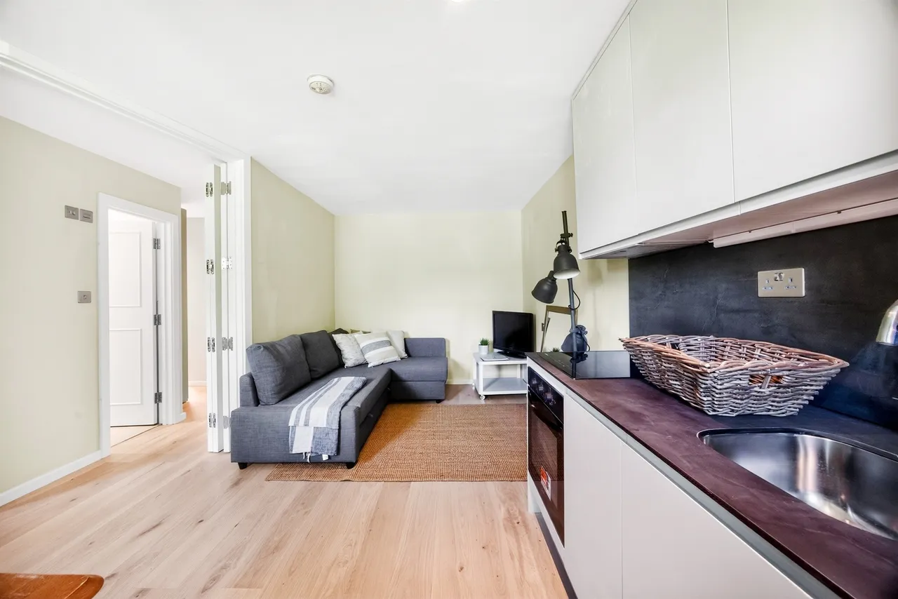 Elsham Road, London, photo 9