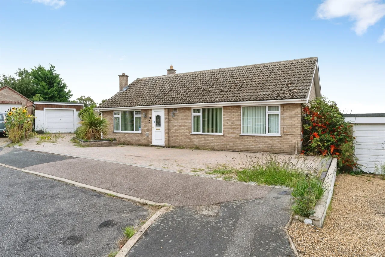 3 bed house for sale — Hillside, Brandon