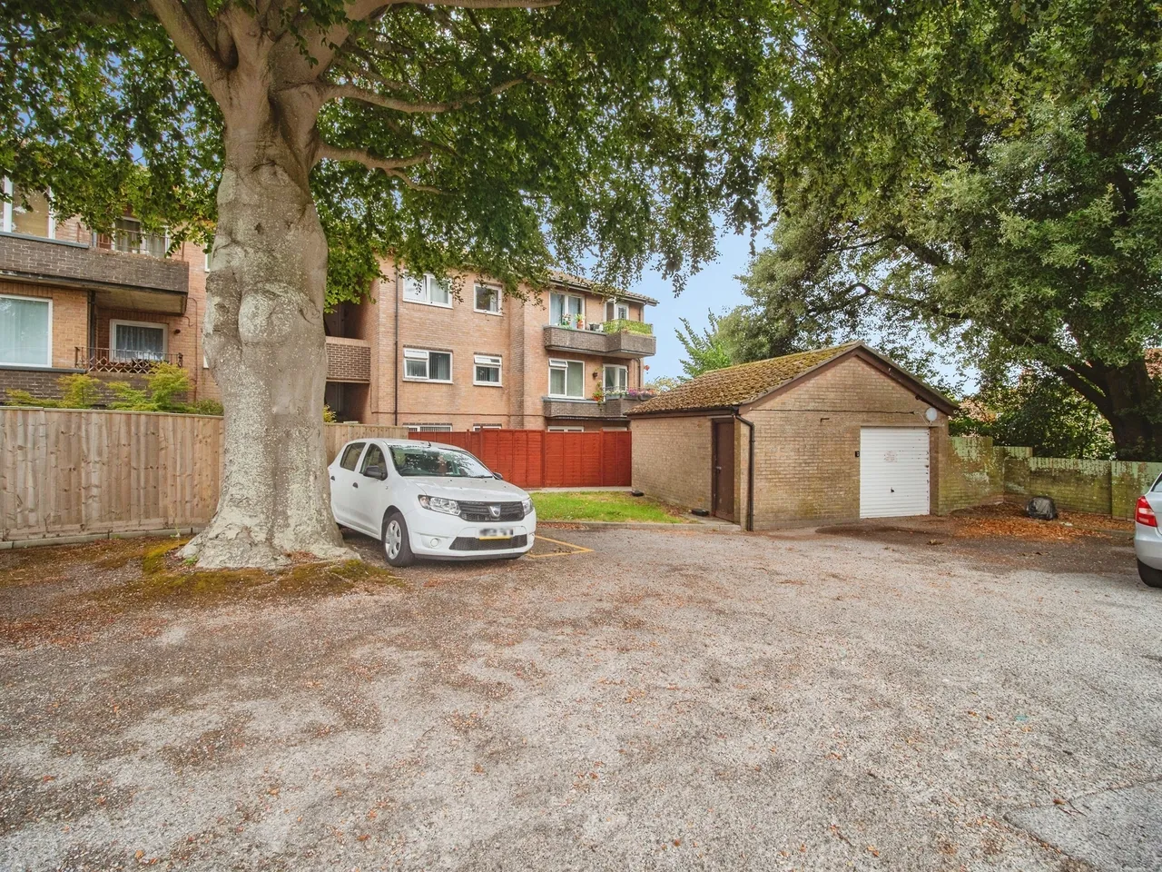 2 bed flat for sale — Wyke Road, Weymouth