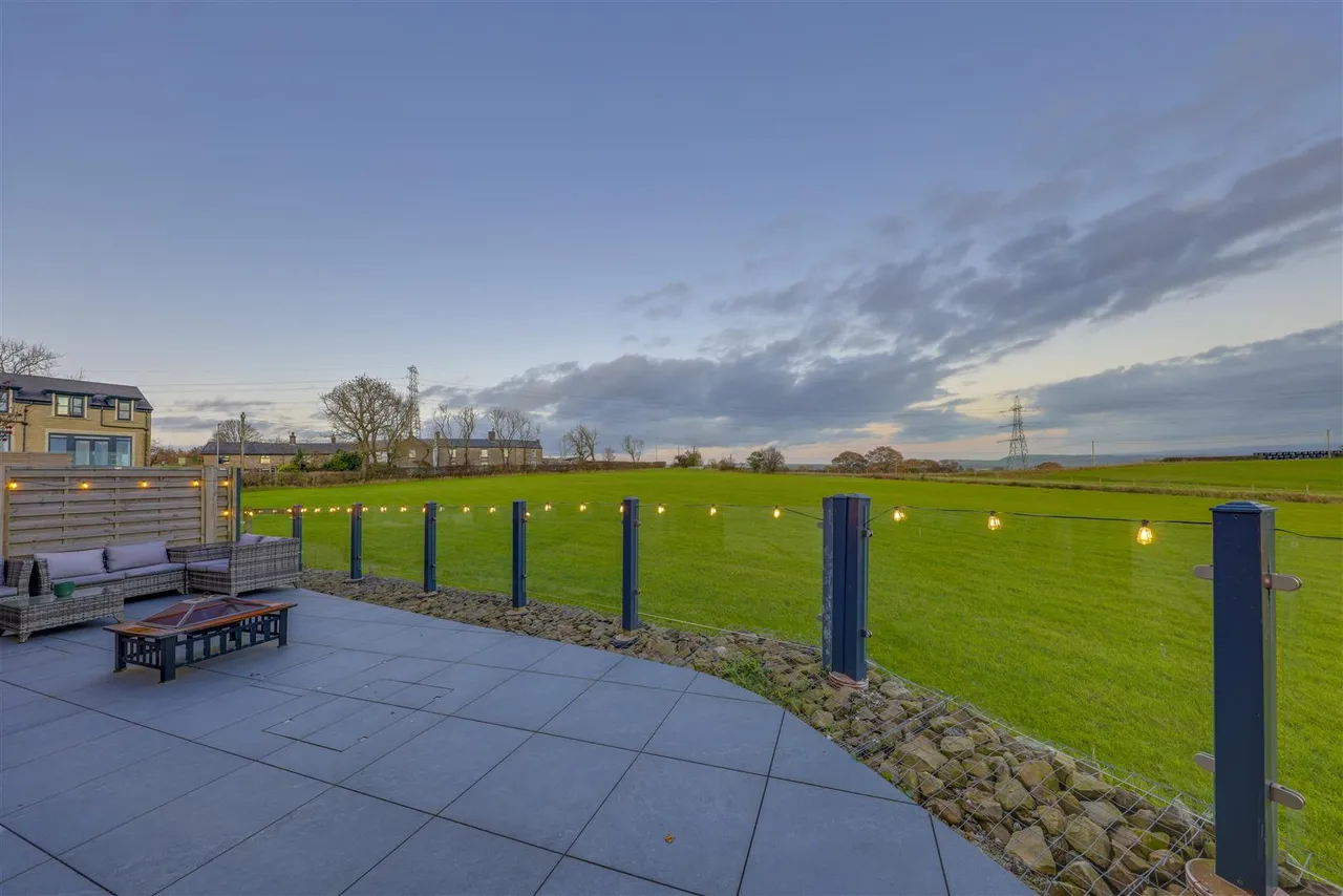 Bleaklow Court, Hawkshaw, photo 36