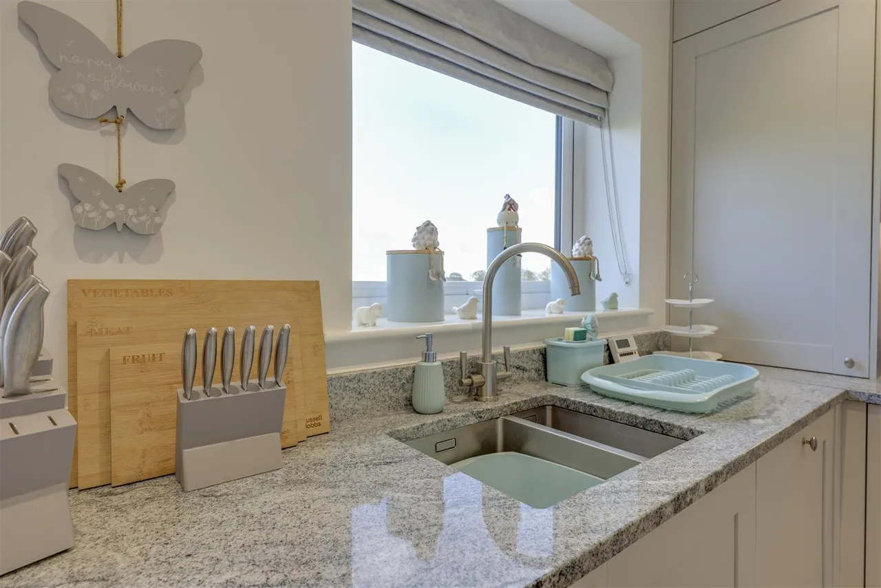 Bleaklow Court, Hawkshaw, photo 14