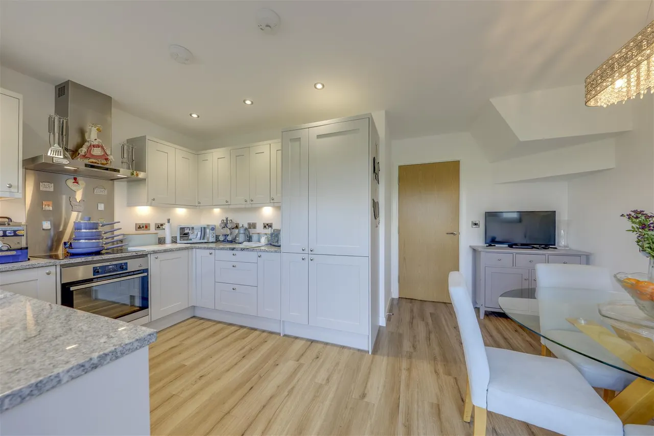 Bleaklow Court, Hawkshaw, photo 16