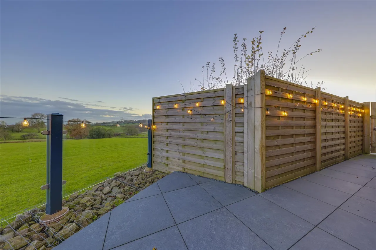 Bleaklow Court, Hawkshaw, photo 39