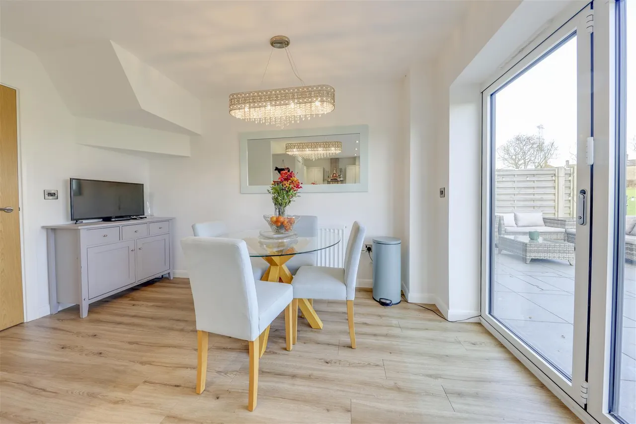 Bleaklow Court, Hawkshaw, photo 15
