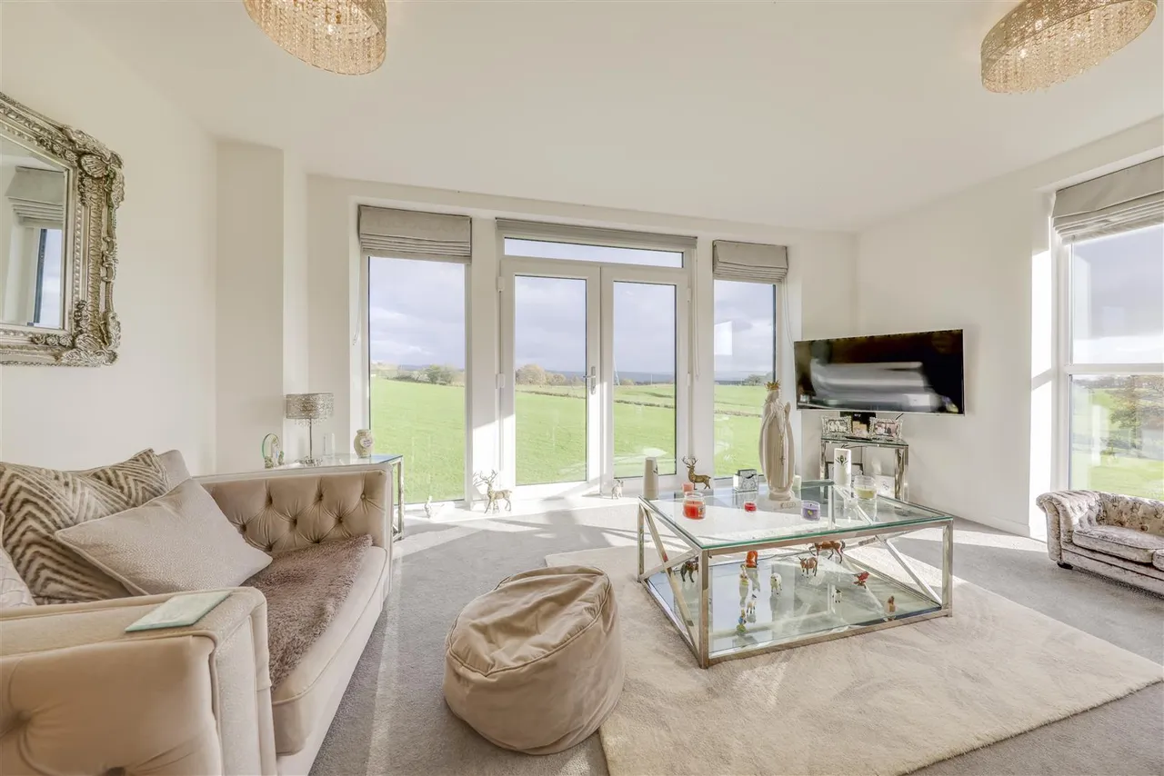 Bleaklow Court, Hawkshaw, photo 19