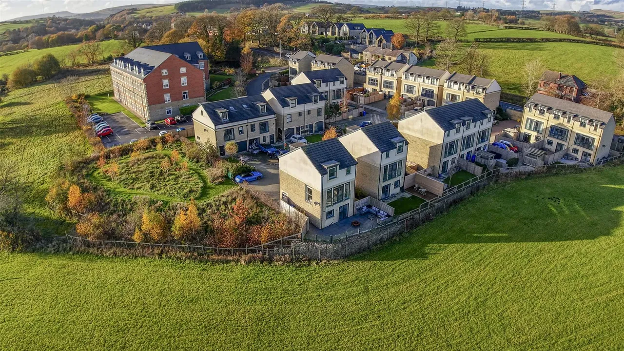 Bleaklow Court, Hawkshaw, photo 46