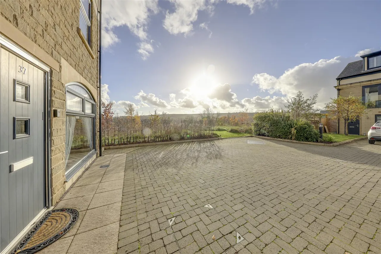Bleaklow Court, Hawkshaw, photo 35