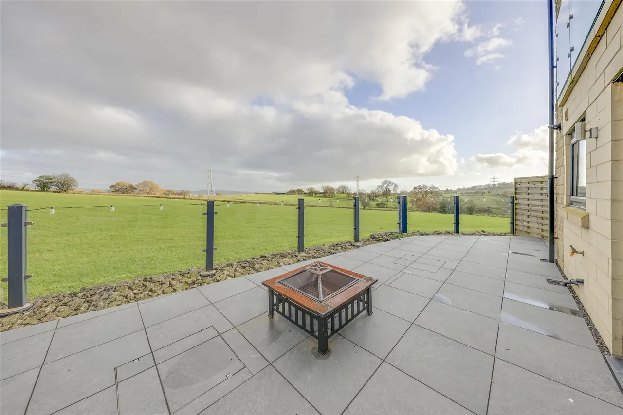 Bleaklow Court, Hawkshaw, photo 41