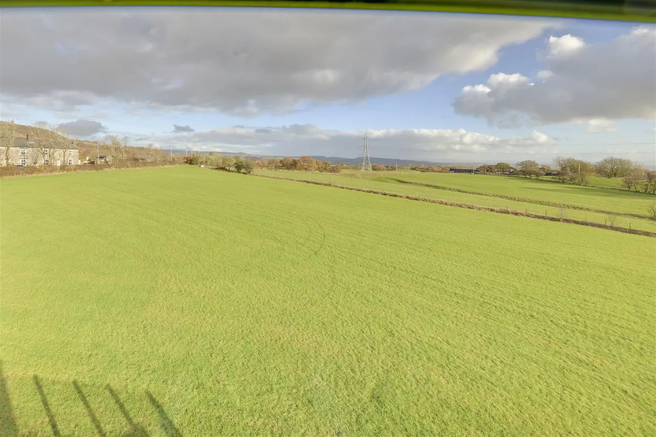 Bleaklow Court, Hawkshaw, photo 31