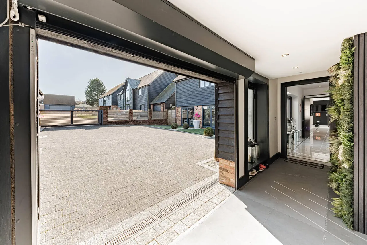 Windmill Close, Hawkinge, Folkestone, Kent, CT18 7UE, photo 49