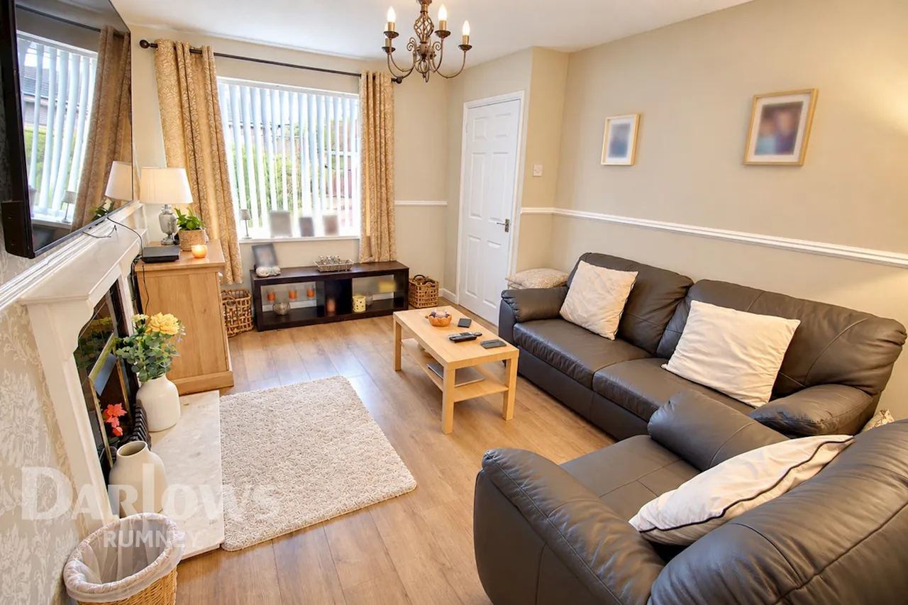 Glenrise Close, Cardiff, photo 2