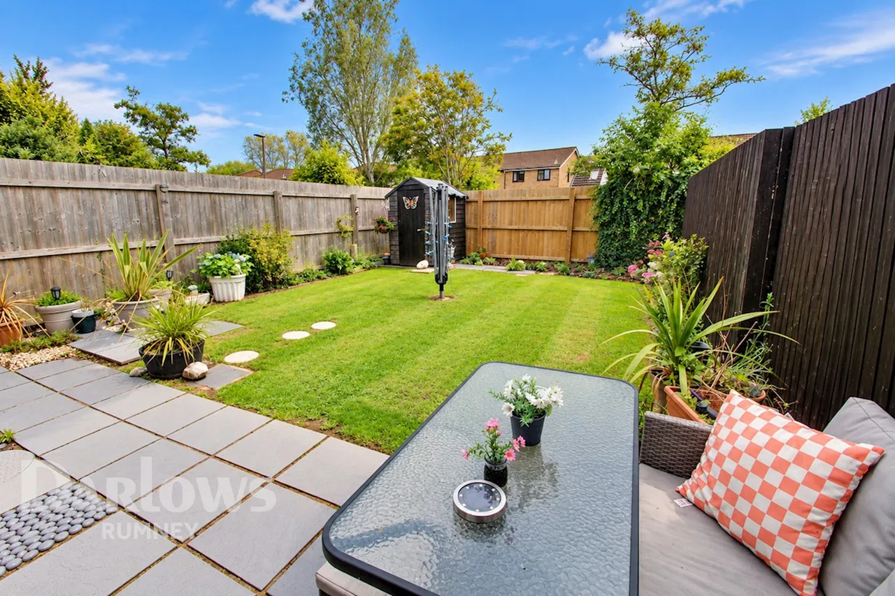Glenrise Close, Cardiff, photo 22