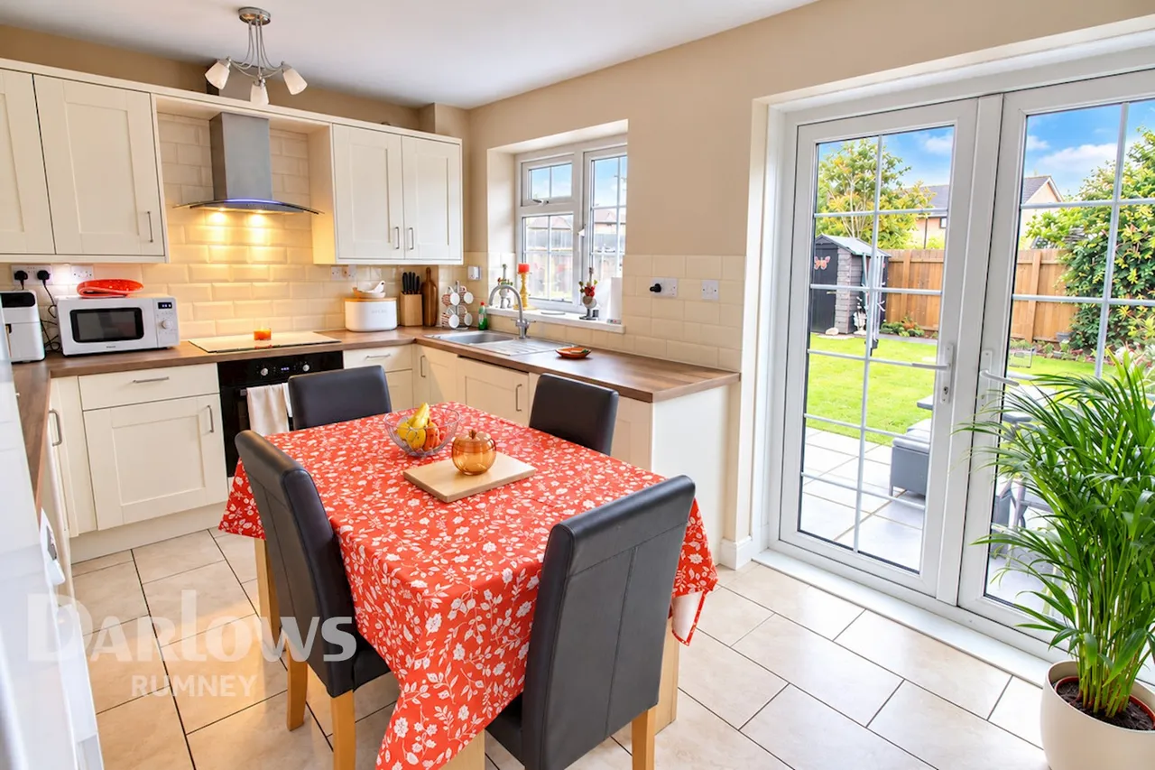 Glenrise Close, Cardiff, photo 4