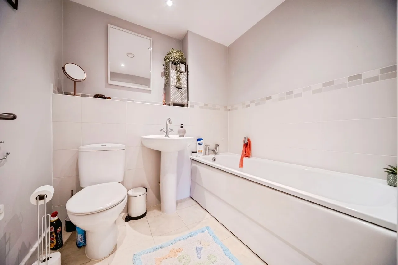 Watling Street, Bletchley, Milton Keynes, Buckinghamshire, MK2, photo 15