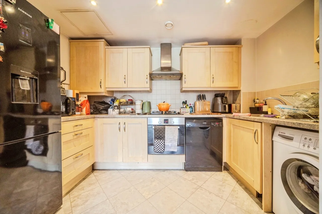 Watling Street, Bletchley, Milton Keynes, Buckinghamshire, MK2, photo 5
