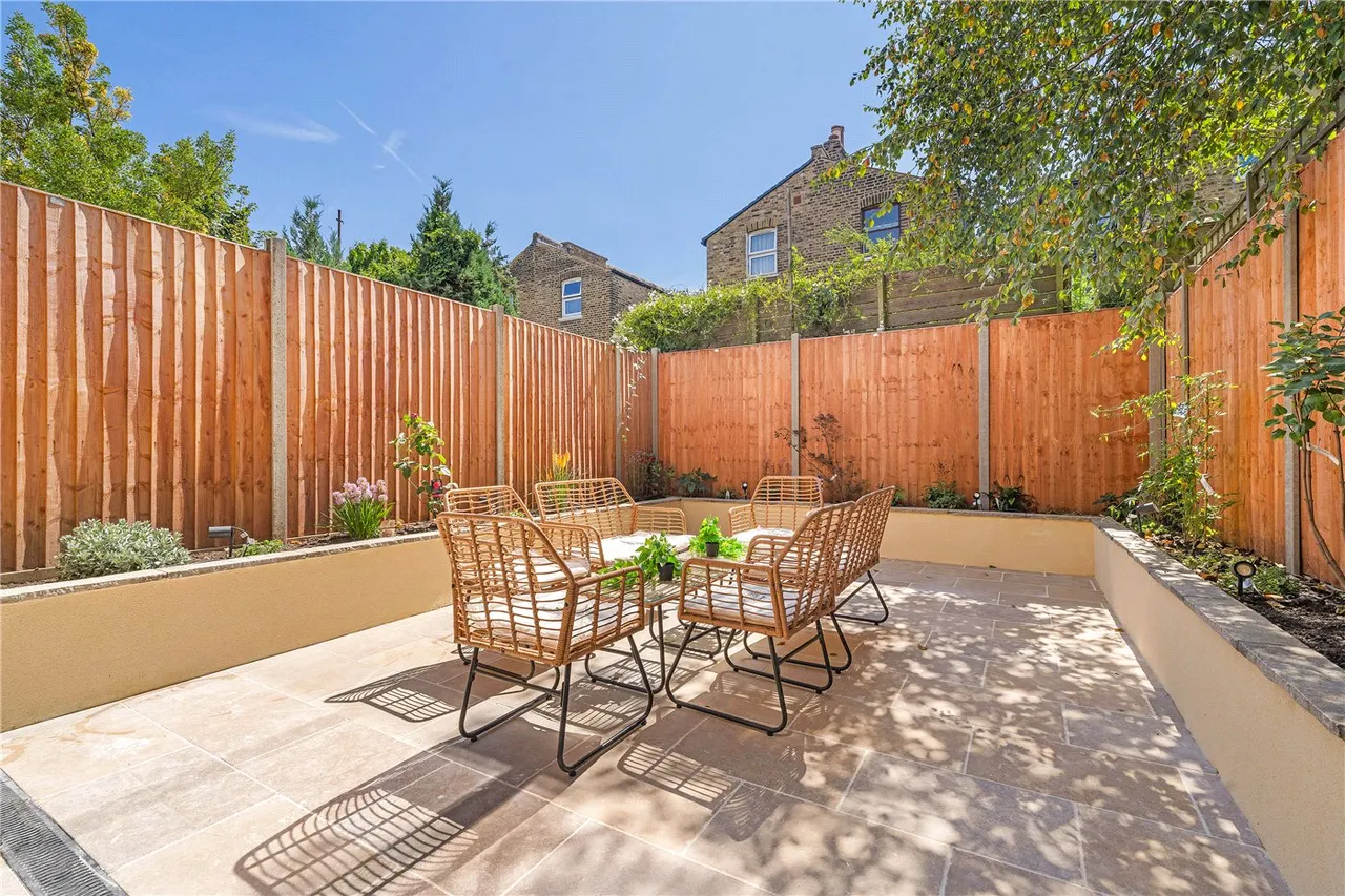 East Dulwich Grove, London, SE22, photo 2