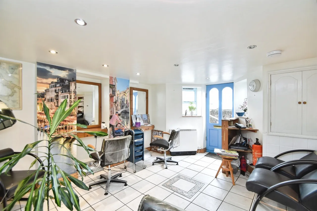 Cheltenham Mount, Harrogate, HG1, photo 16