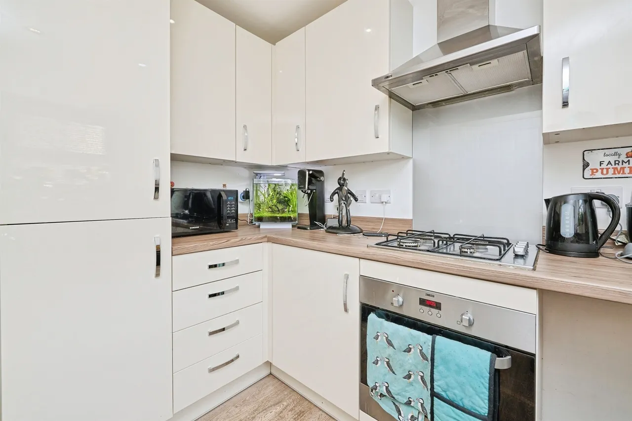 William Court Peterborough, PE8, photo 7