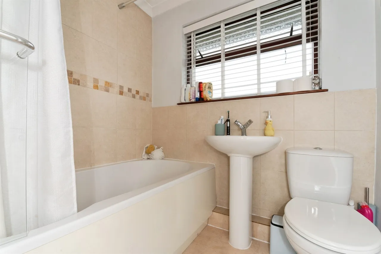 Nyland Road, Swindon, SN3, photo 13