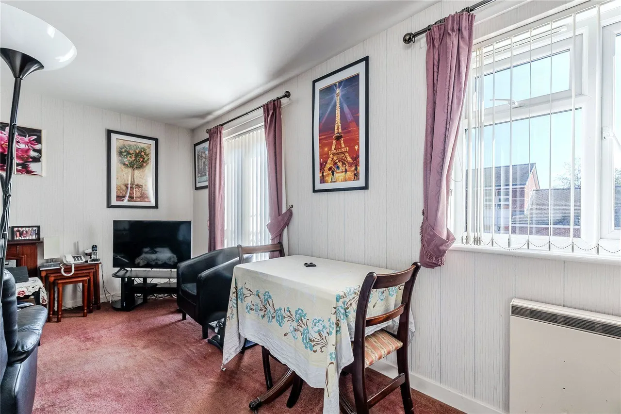 Lady Park Court, Leeds, LS17, photo 4