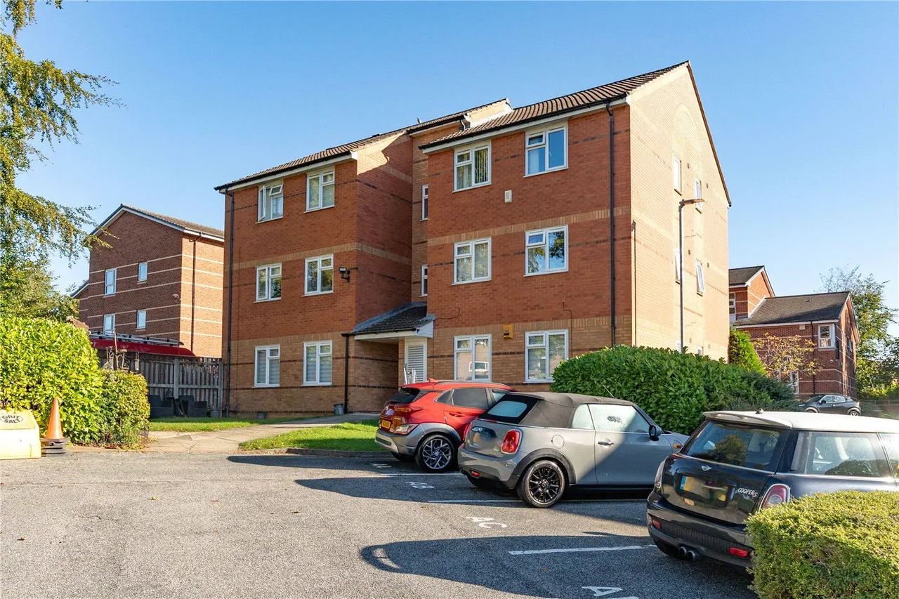 Lady Park Court, Leeds, LS17, photo 10