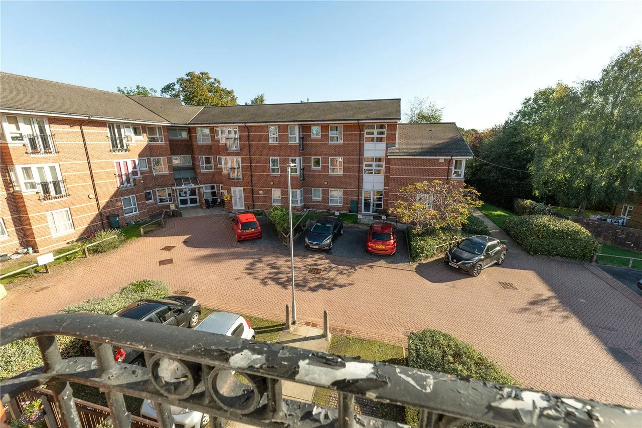 Lady Park Court, Leeds, LS17, photo 8