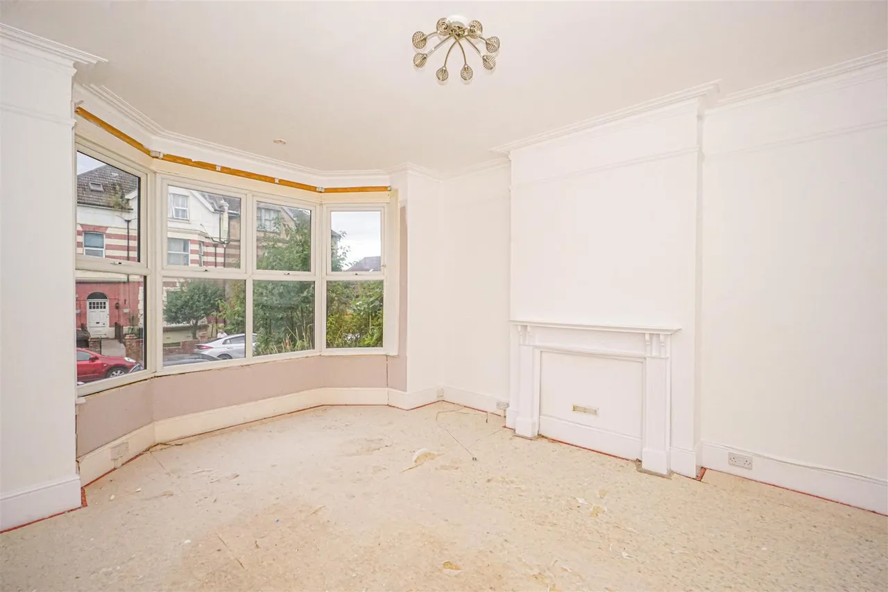 Amherst Road, Bexhill-On-Sea, photo 2