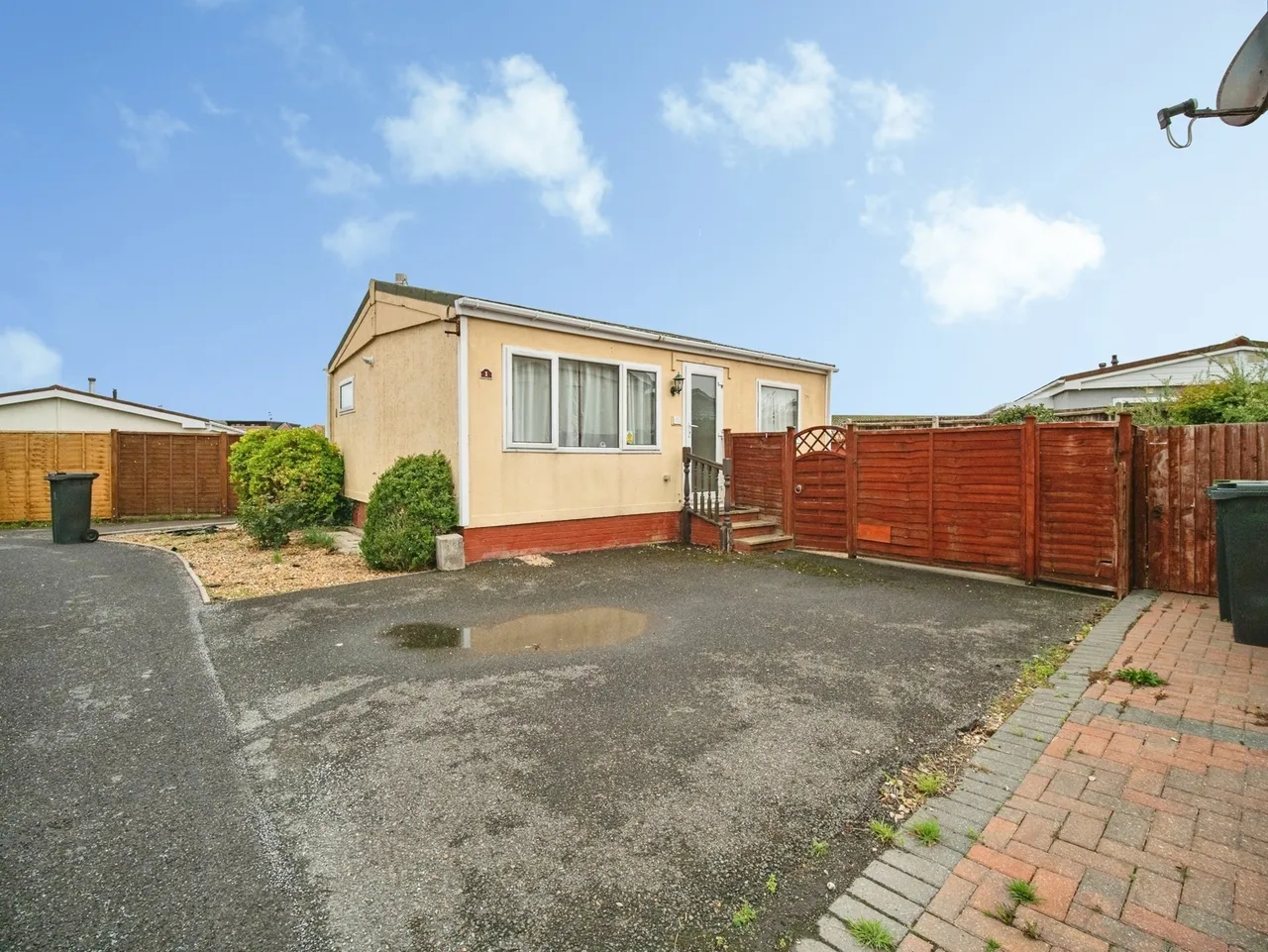 2 bed mobile home for sale, Putton Lane, Chickerell, DT3