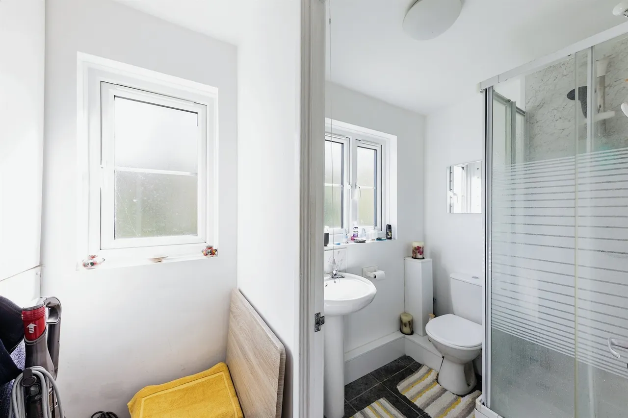 Hazebrouck Road, ME13, photo 4