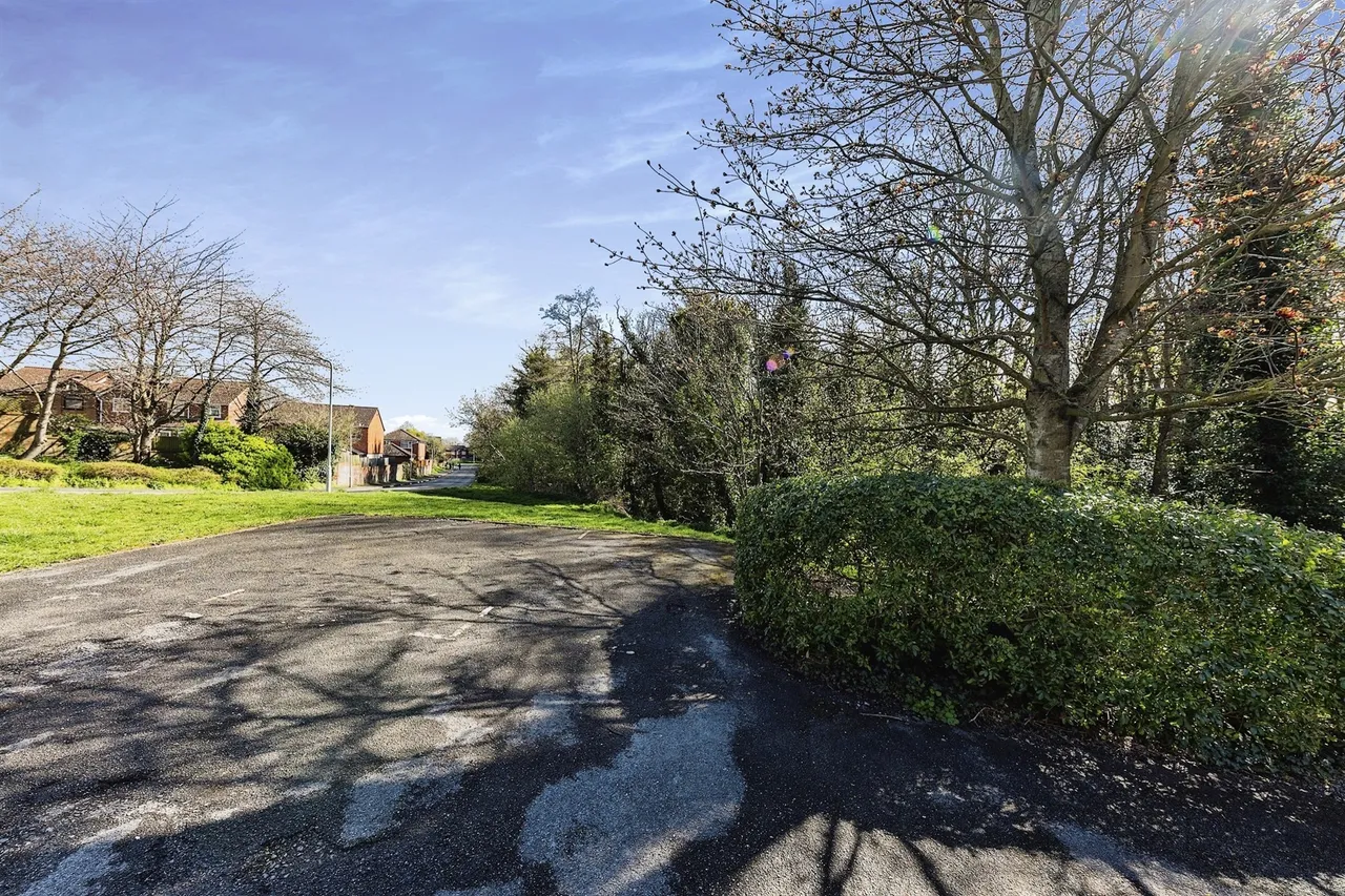 Hazebrouck Road, ME13, photo 3