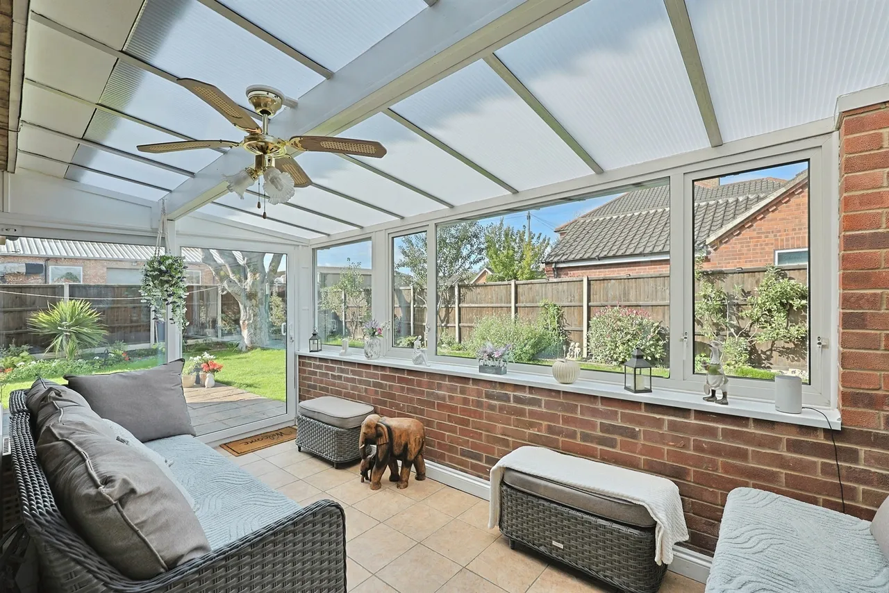 Olney Road, DEREHAM, photo 11