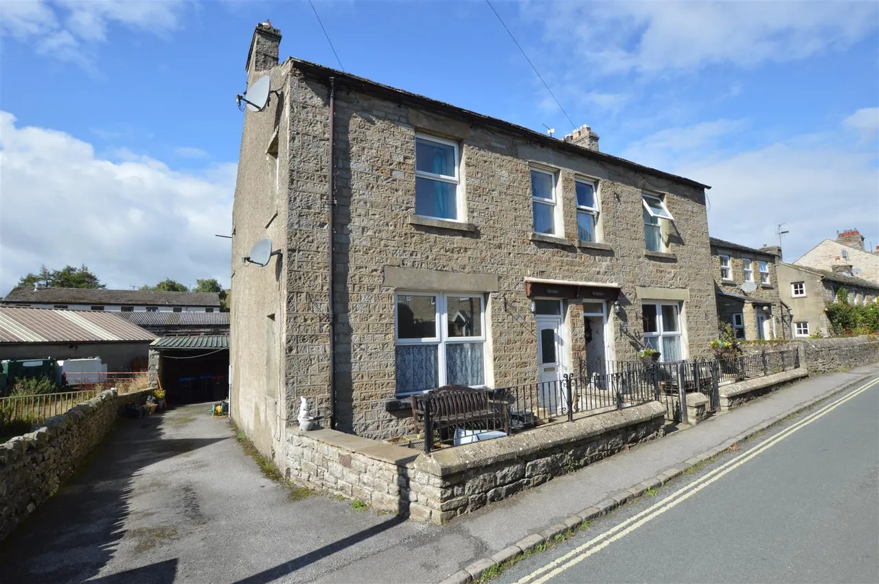 3 bed house to rent, Arkengarthdale Road, Reeth