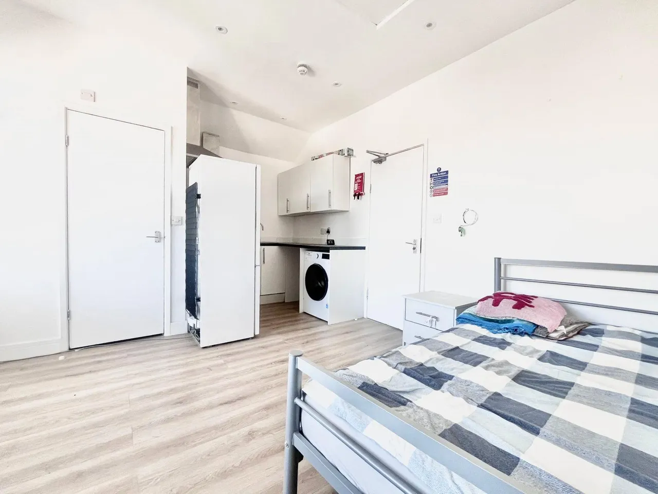 Whitton Road, Hounslow, TW3, photo 3