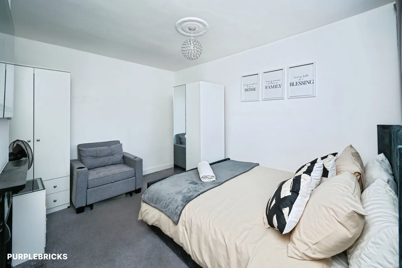 Hollydale Road, Nottingham, NG3, photo 17