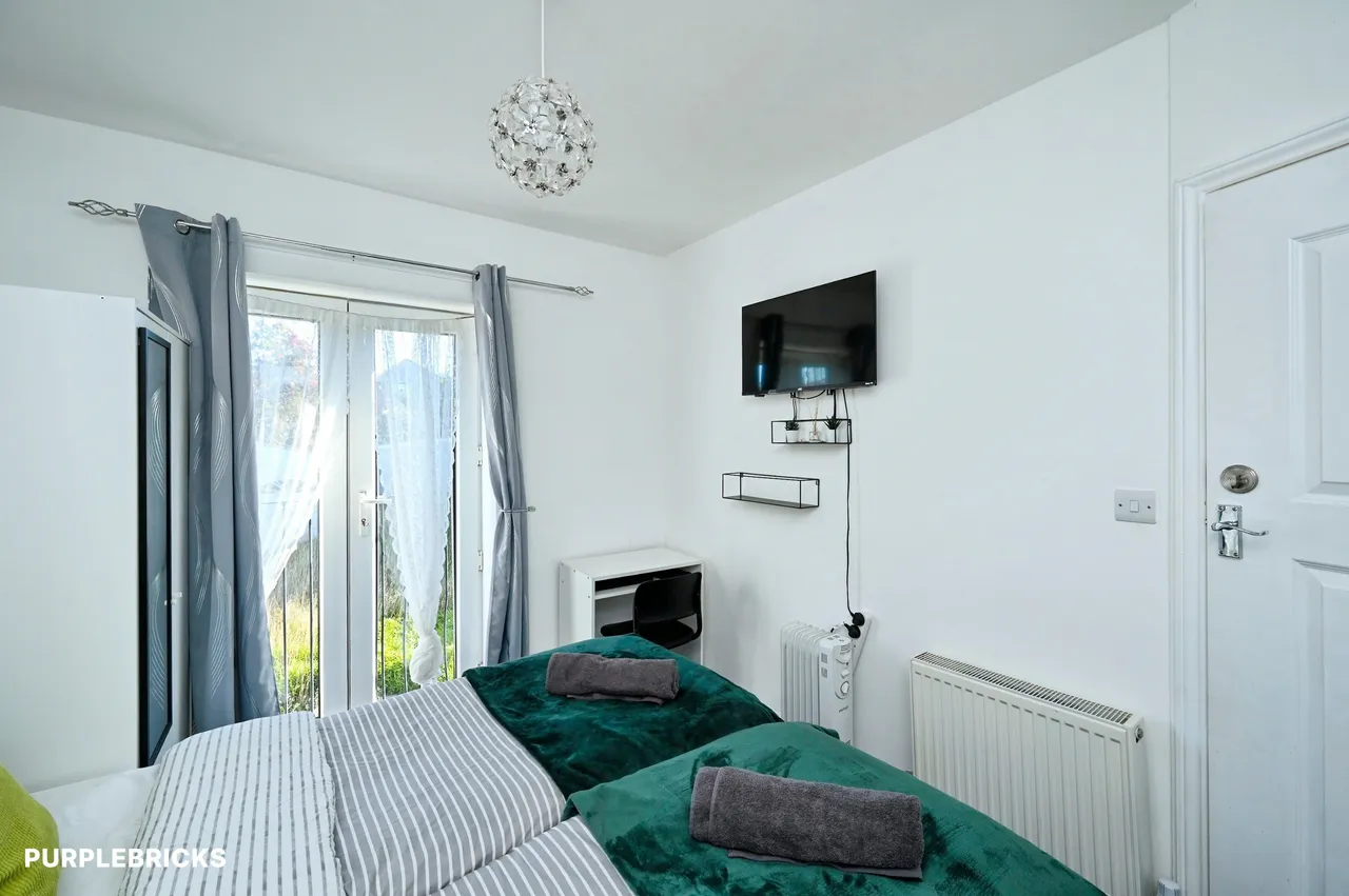 Hollydale Road, Nottingham, NG3, photo 21